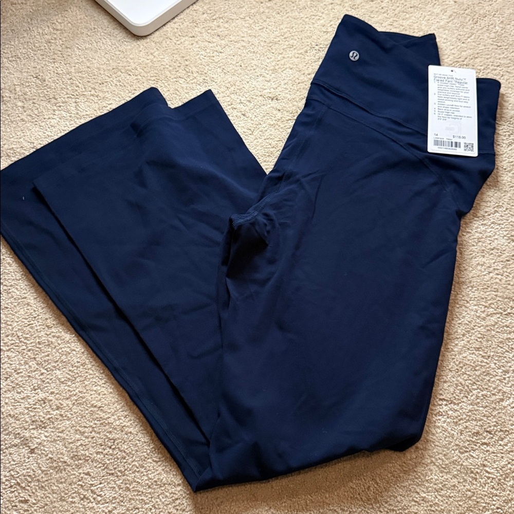 Lululemon Groove Super-High-Rise Flared Pant Nulu true navy size 14